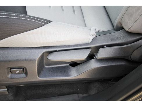 Used 2025 Toyota Tacoma TRD Sport AWD/4WD image 27