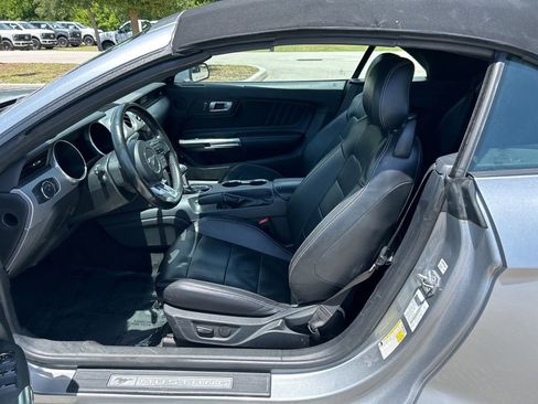 Used 2022 Ford Mustang Premium image 9