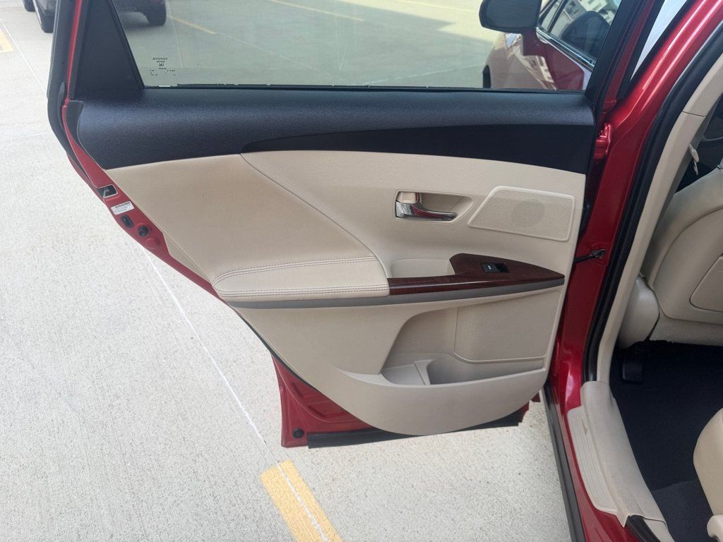 Used 2009 Toyota Venza AWD image 17