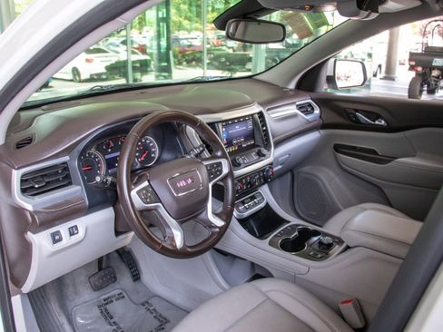 Used 2023 GMC Acadia SLT image 11