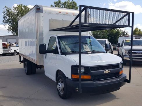 Used 2016 Chevrolet Express 3500 image 5