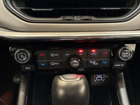 Used 2024 Jeep Compass Limited AWD/4WD image 19