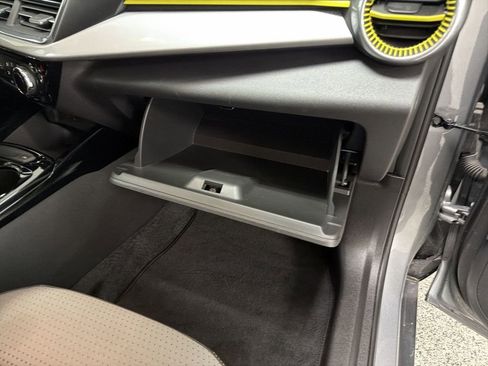 Used 2024 Chevrolet Trax LT image 19