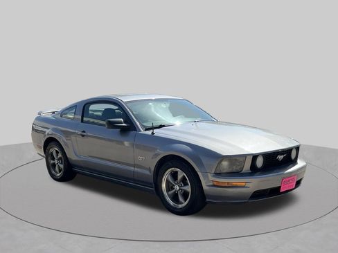 Used 2006 Ford Mustang GT RWD image 7