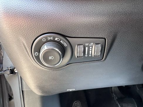 Used 2023 Jeep Compass Limited AWD/4WD image 13