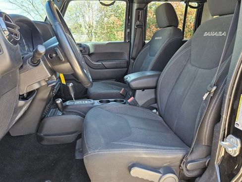 Used 2018 Jeep Wrangler Unlimited Sahara image 15