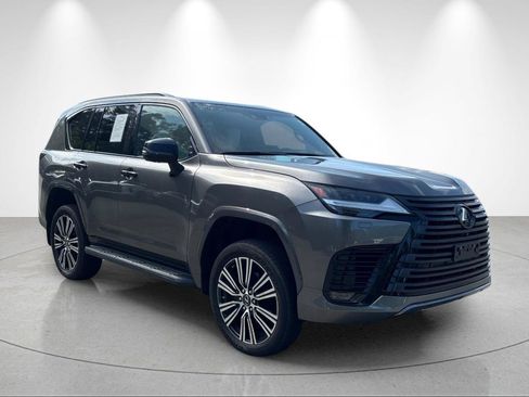 Used 2023 Lexus LX 600 4WD w/ Appearance Package image 7
