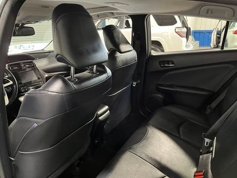 Used 2017 Toyota Prius Four w/ Advanced Technology Package FWD image 17