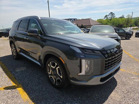 Used 2024 Hyundai Palisade Limited image 3