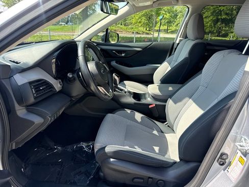 Used 2025 Subaru Outback Premium w/ Popular Package #1A AWD/4WD image 12