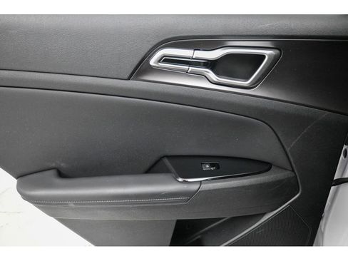 Used 2023 Kia Sportage EX image 29