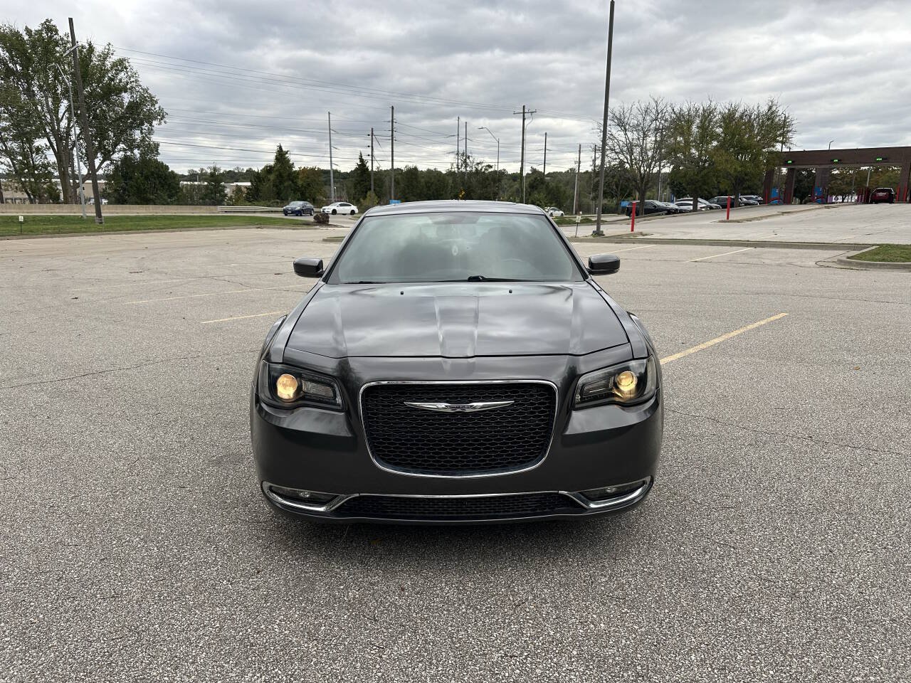 Used 2015 Chrysler 300 S w/ 300S Premium Group RWD image 2