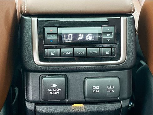 Used 2022 Subaru Ascent Touring AWD/4WD image 27