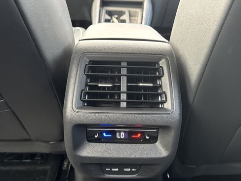 New 2026 Volkswagen Tiguan SEL R-Line AWD/4WD image 17