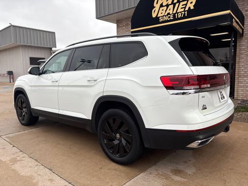 Used 2024 Volkswagen Atlas SE image 11