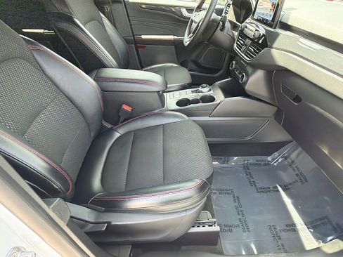 Used 2025 Ford Escape ST-Line FWD image 13