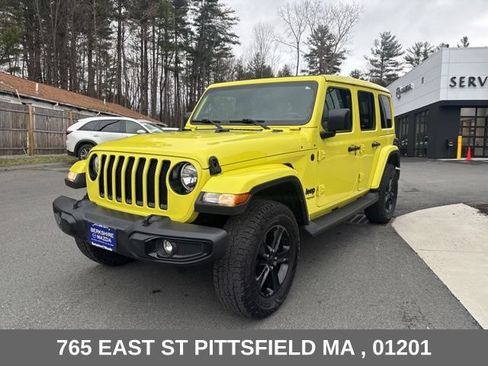 Used 2022 Jeep Wrangler Unlimited Sahara AWD/4WD image 13