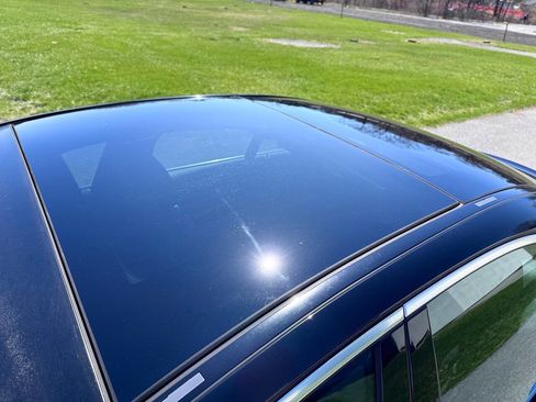 Used 2018 Mercedes-Benz C 300 4MATIC Sedan image 4