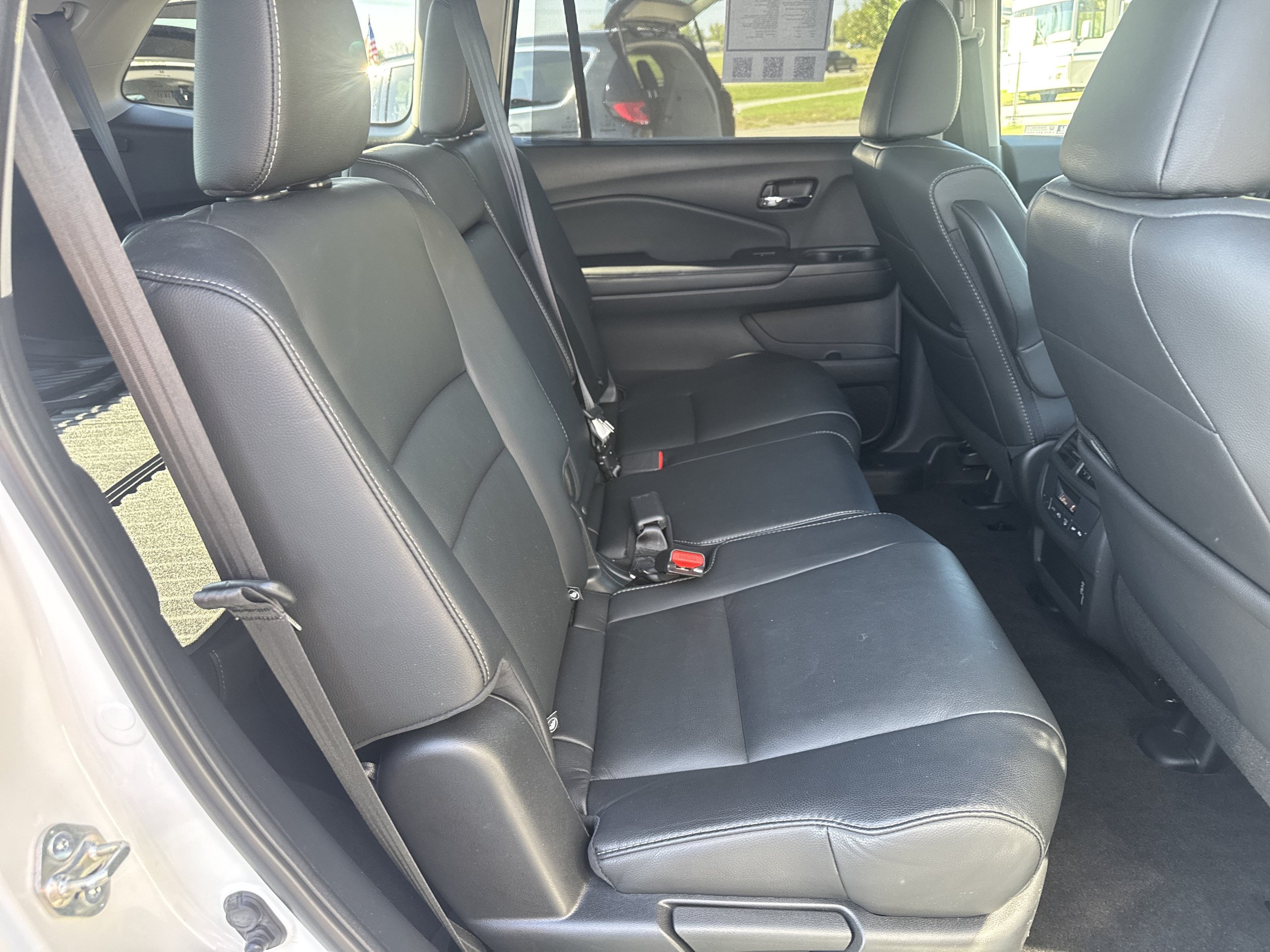 Used 2021 Honda Pilot Special Edition image 11