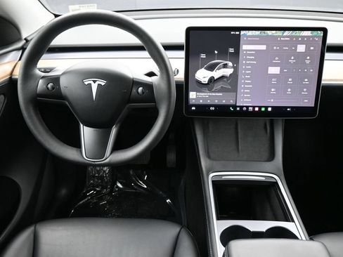 Used 2023 Tesla Model Y Long Range AWD/4WD image 5