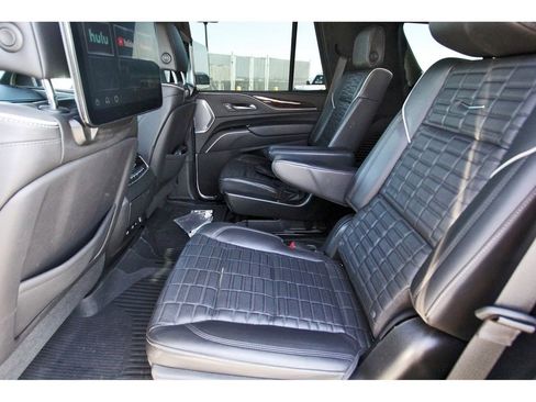 Certified 2023 Cadillac Escalade Sport Platinum image 7