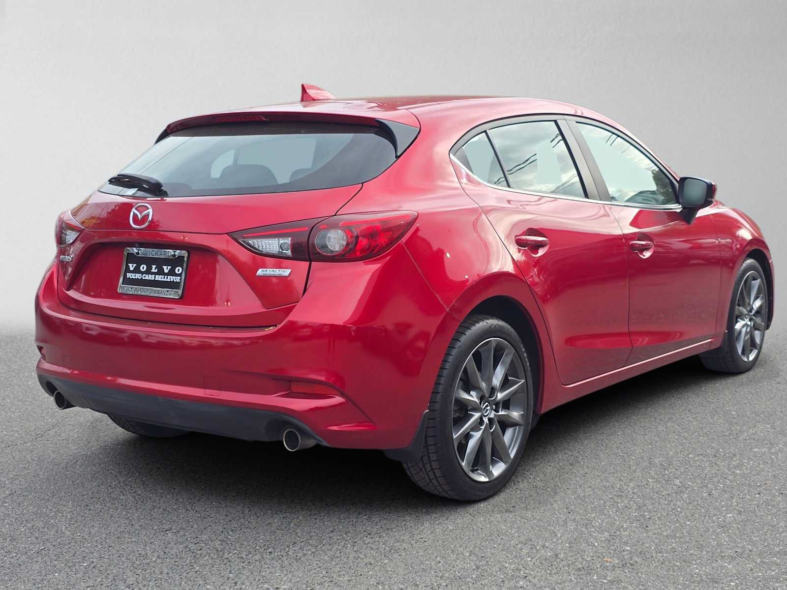 Used 2018 MAZDA MAZDA3 Touring FWD image 3