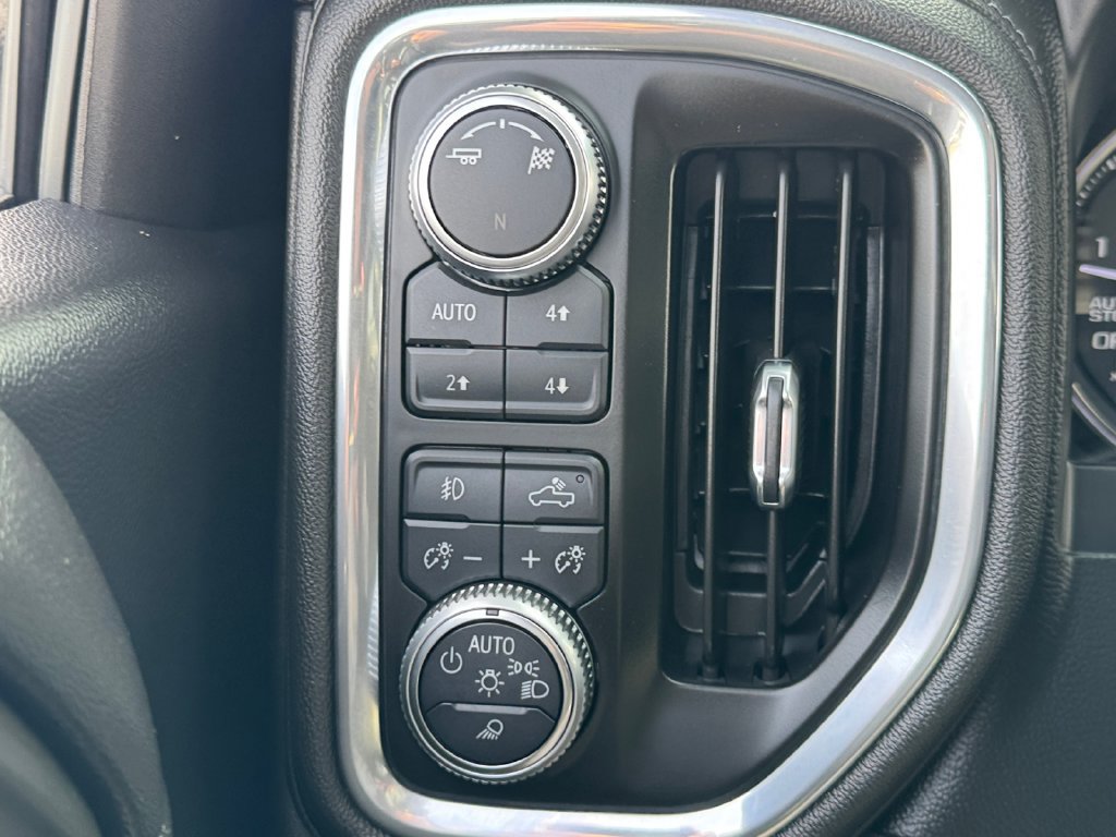 Used 2019 GMC Sierra 1500 SLT w/ SLT Premium Package AWD/4WD image 31