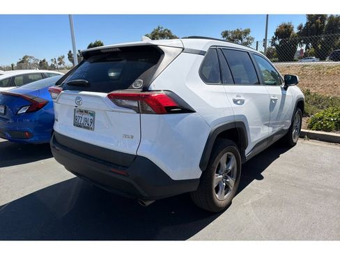 Used 2022 Toyota RAV4 XLE w/ Convenience Package FWD image 5