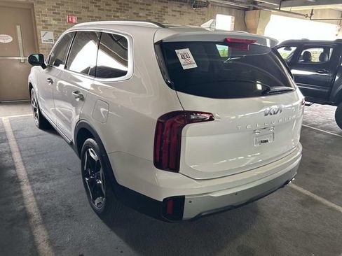 Used 2024 Kia Telluride S w/ S Sunroof Package FWD image 2