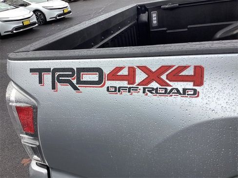 Certified 2023 Toyota Tacoma TRD Off-Road image 16