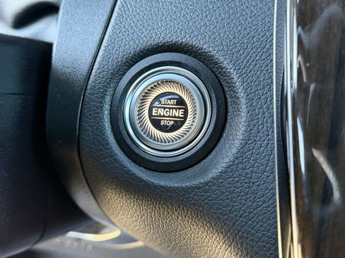 Used 2022 Mercedes-Benz GLC 300 4MATIC image 26