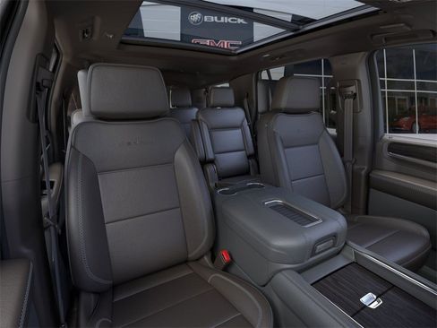 New 2024 GMC Yukon Denali w/ Advanced Technology Package image 16