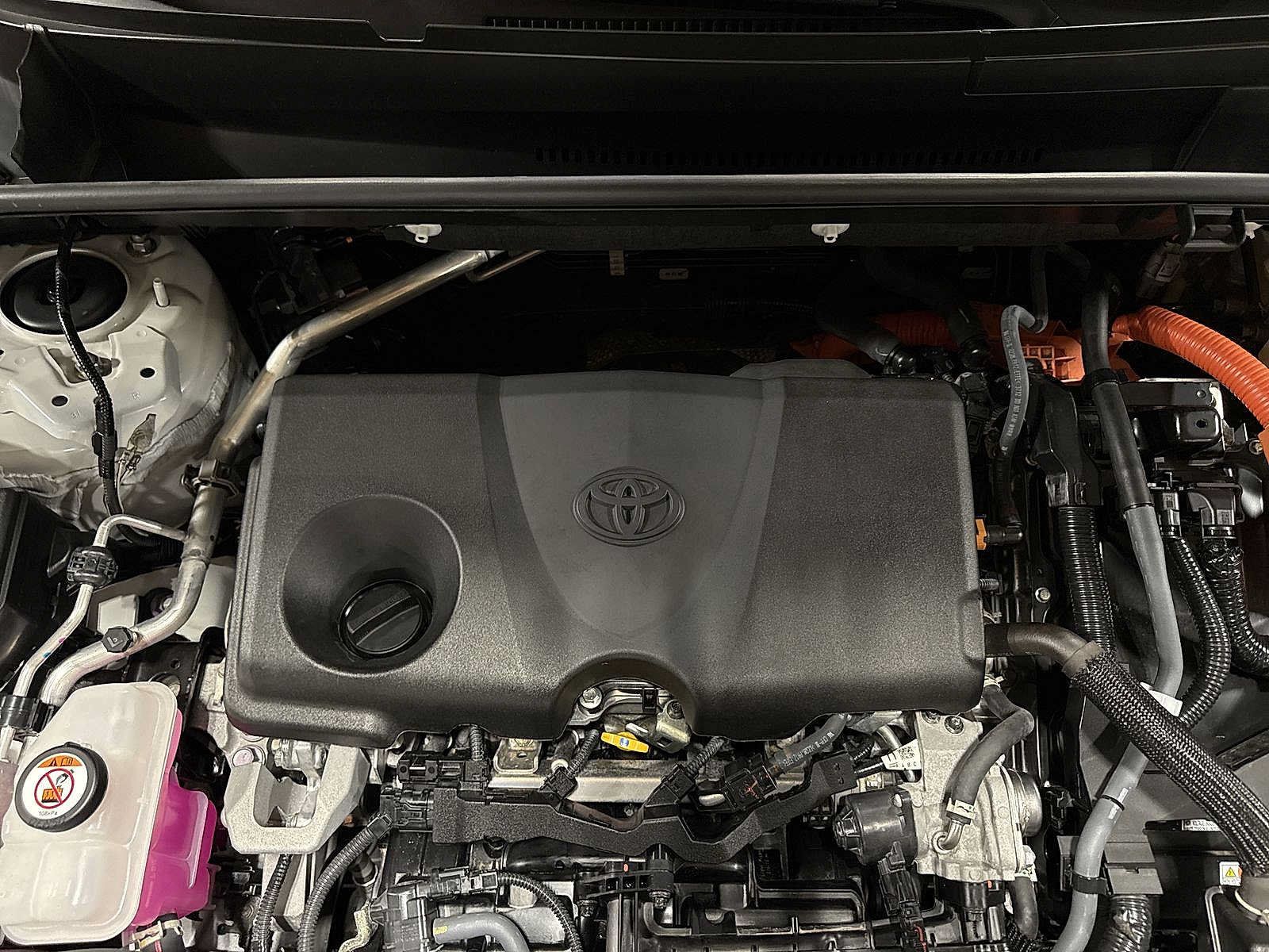 Used 2023 Toyota Venza LE AWD/4WD image 12