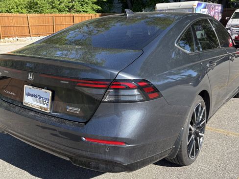 Used 2024 Honda Accord Touring image 10