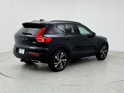 Used 2019 Volvo XC40 T5 R-Design image 5