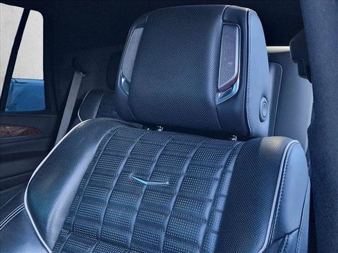 Used 2021 Cadillac Escalade Sport Platinum RWD image 12
