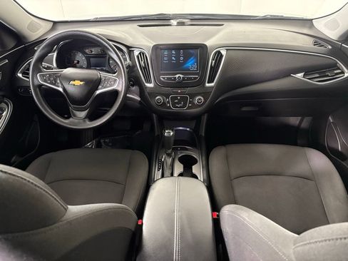 Used 2018 Chevrolet Malibu LT FWD image 30