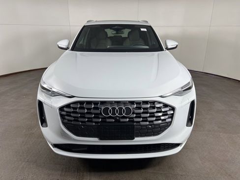 Used 2025 Audi Q5 Premium Plus w/ Premium Plus image 2