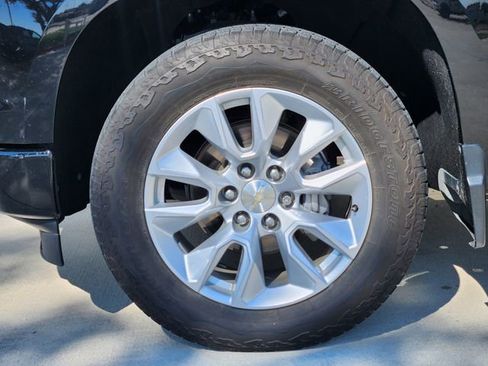 Used 2022 Chevrolet Silverado 1500 Custom image 10