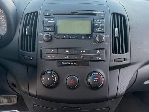 Used 2010 Hyundai Elantra SE w/ Popular Equipment Pkg 2 image 19