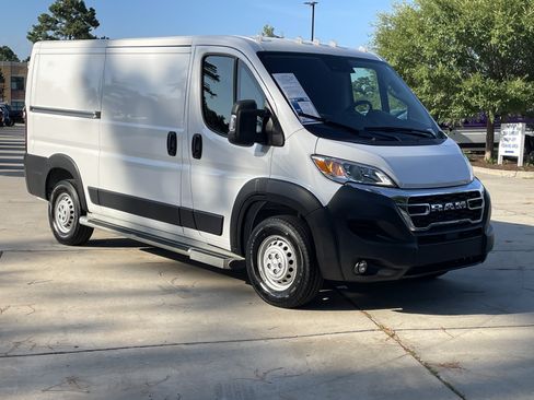 Used 2025 RAM ProMaster 2500 w/ U-Haul Equipment Group FWD image 2