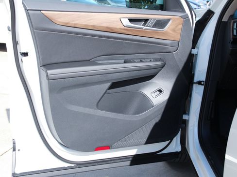 Certified 2026 Volkswagen Atlas SE FWD image 12