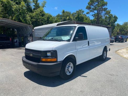 Used 2017 Chevrolet Express 2500 RWD image 2