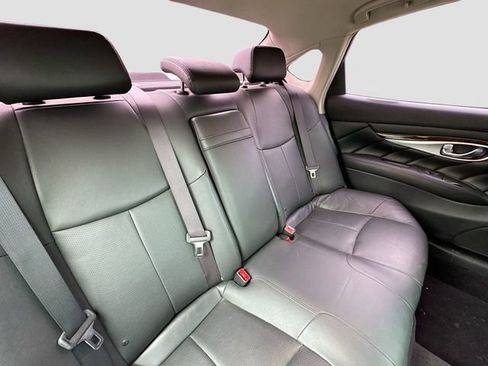 Used 2018 INFINITI Q70 L 3.7 image 29