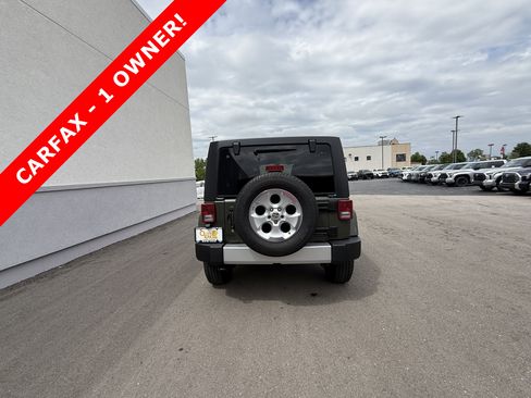 Used 2015 Jeep Wrangler Unlimited Sahara AWD/4WD image 4
