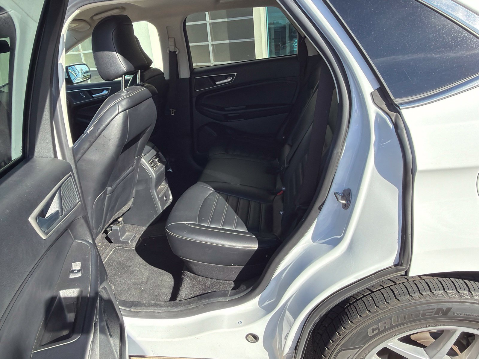 Used 2024 Ford Edge SEL AWD/4WD image 6