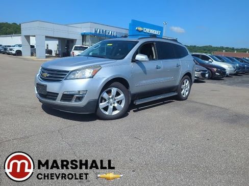 Used 2017 Chevrolet Traverse LT w/ Style and Technology Package FWD image 1