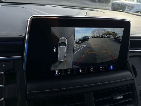 Used 2022 GMC Yukon SLT w/ SLT Luxury Package AWD/4WD image 19