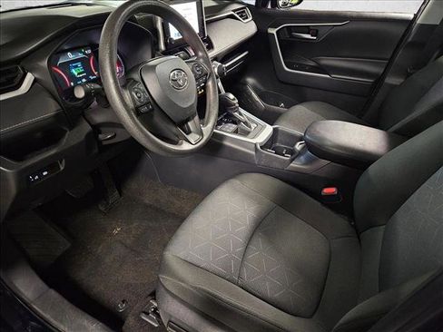 Used 2025 Toyota RAV4 XLE AWD/4WD image 10