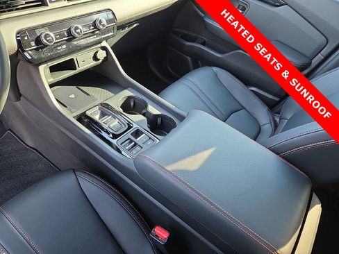 Used 2025 Honda Pilot TrailSport image 25